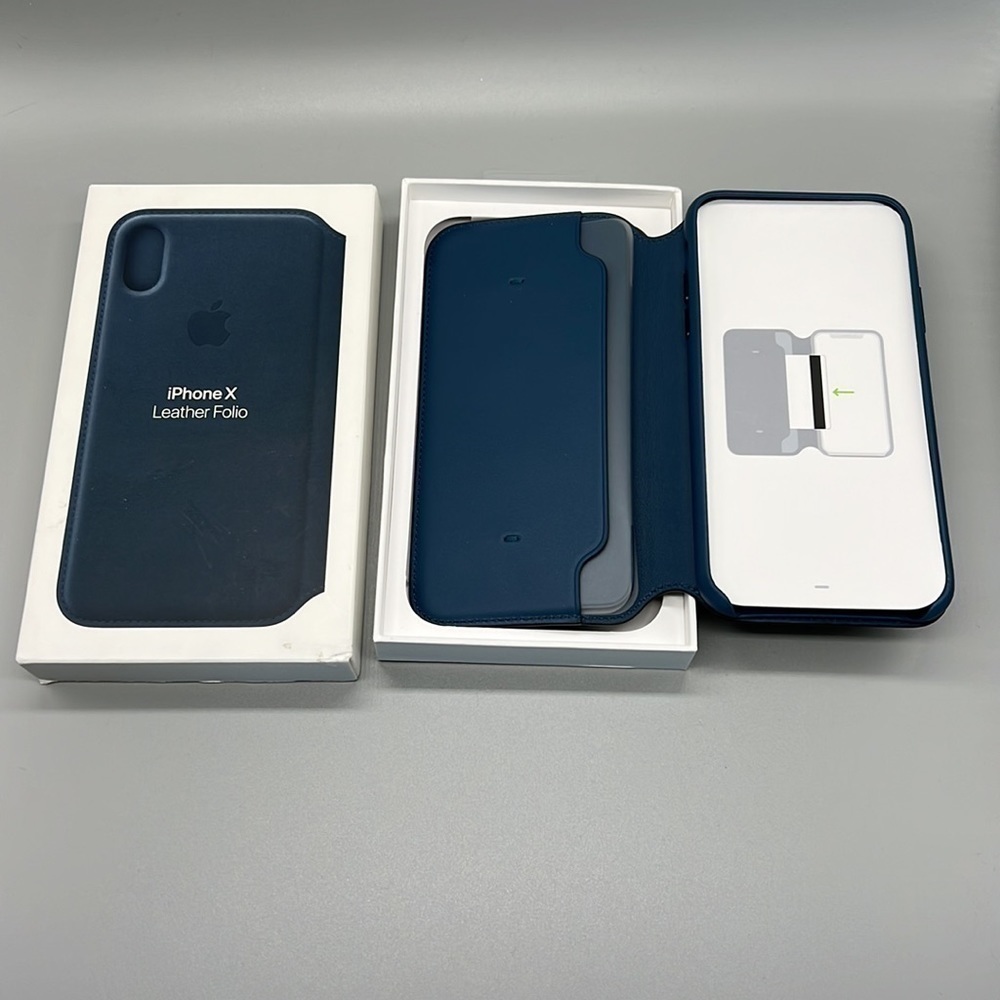 𖣘 iPhone X Leather Folio 𖣘 Cosmic Blue - Apple - Picture 2 of 4